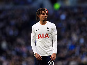 Frank Lampard signs Dele Alli...