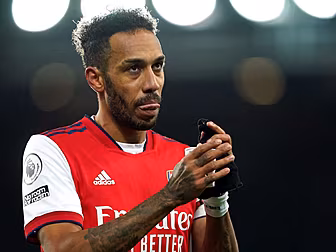 Barcelona to sign Aubameyang f...