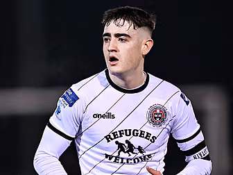 MK Dons target Devoy says stay...