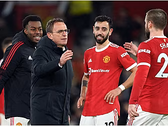 Fernandes brushes off claims o...