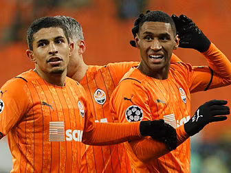 FIFA relaxes rules to allow fo...