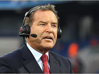 Jeff Stelling to remain at Soc...
