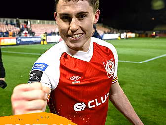 FOOTBALL DAILY: Ireland begin...