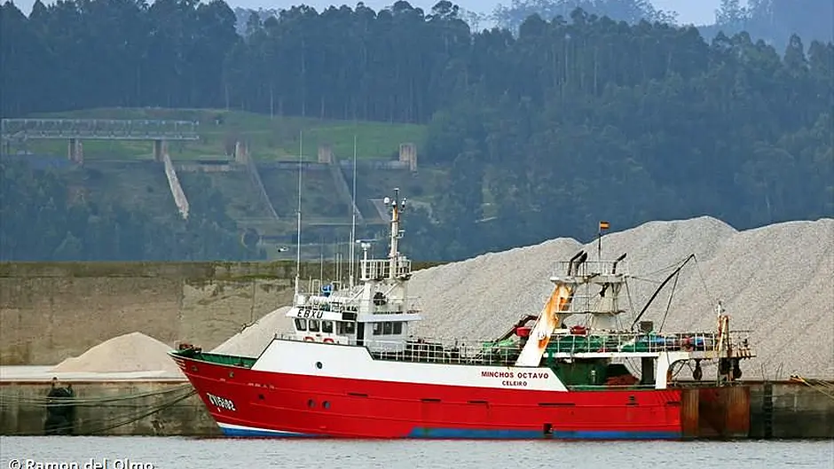 Injured fisherman brought to Castletownbere Image