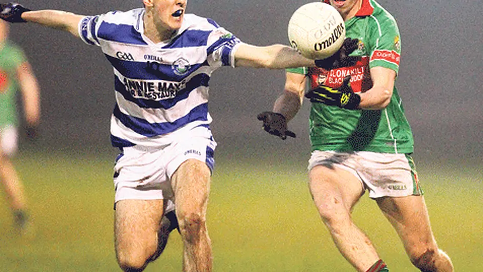 Familiar foes face off Image