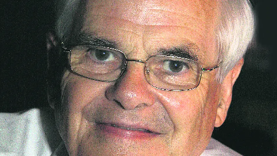 Singer Seán Ó Sé recalls his shy childhood in school in Ballylickey Image