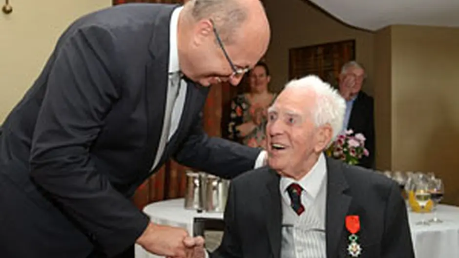 Union Hall's Francis gets Legion d'Honneur on his 100th birthday Image