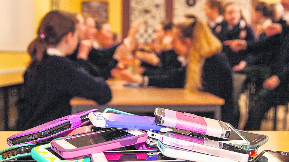 Macroom students ditch their phones Image