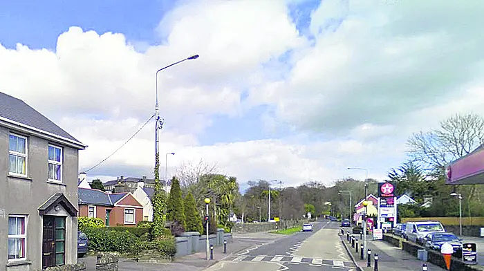 Pedestrians are risking their lives at crossing Image