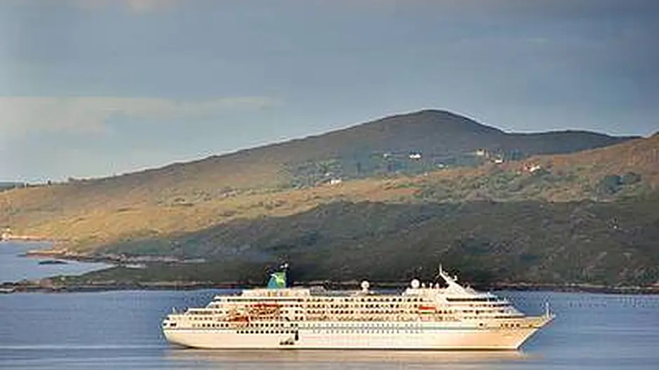 Cruise liner visits play an important role in economy of Bantry Image