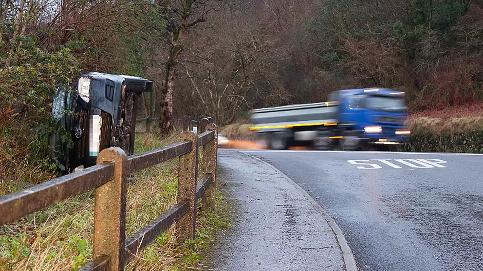 Council only grits some national roads Image