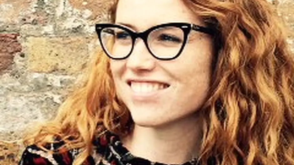 Schull woman crowd-funding for trip to Calais Image