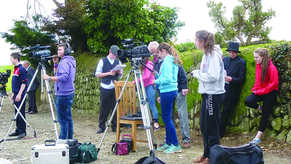 Motors and movies combine in Ballinascarthy Foróige premiére Image