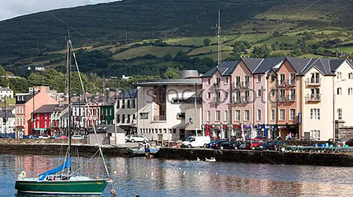 Woman ‘in tears' over father's fall on Bantry street Image