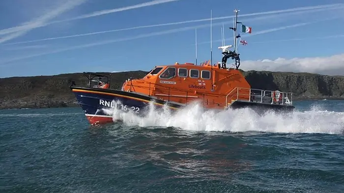Baltimore RNLI assist boat owner Image