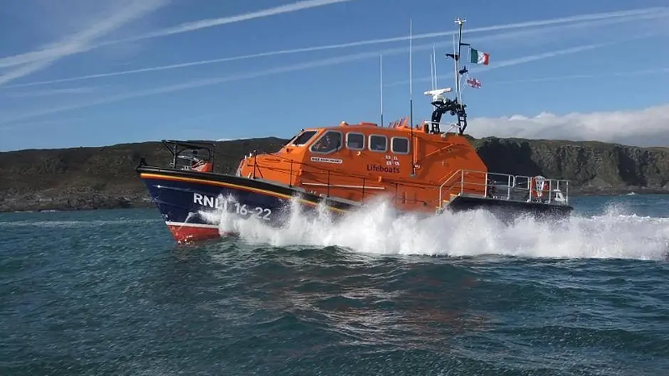 Baltimore RNLI assist boat owner Image