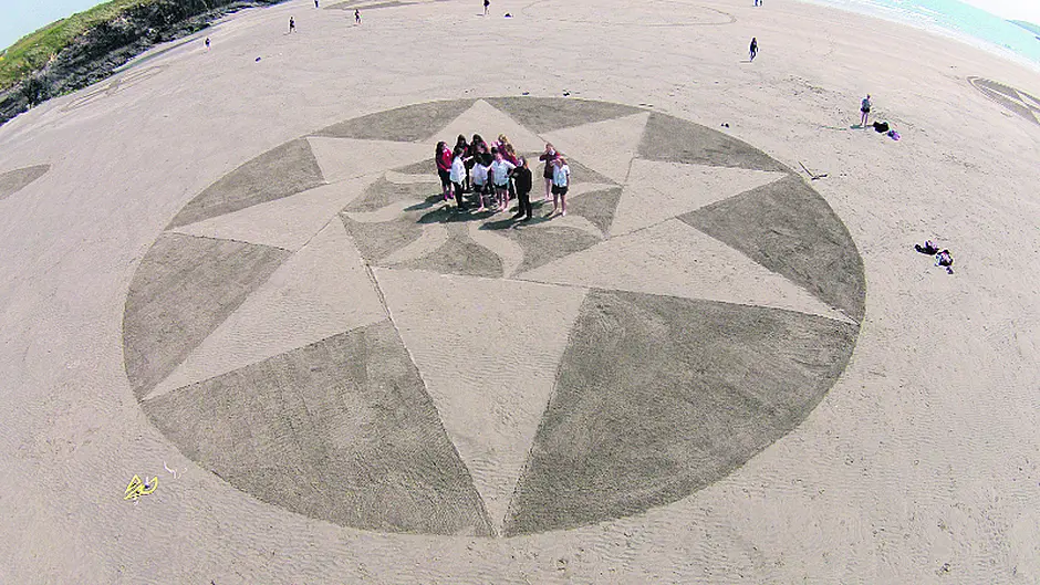 Clon maths students run rings around Inchydoney Image
