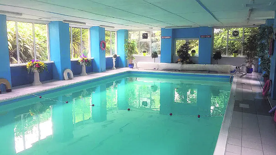 Last splash for Bandon duo as pool closes after 30 years Image