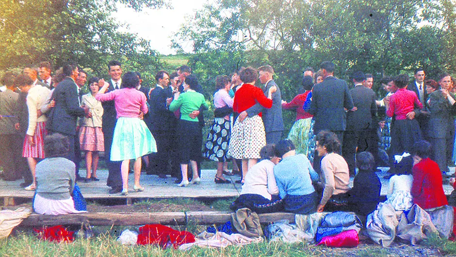 Do you recognise these ‘platform' dancers? Image