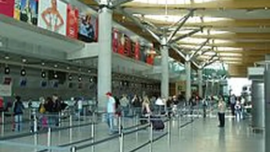 Revenue seizes €21,000 cash at Cork Airport Image