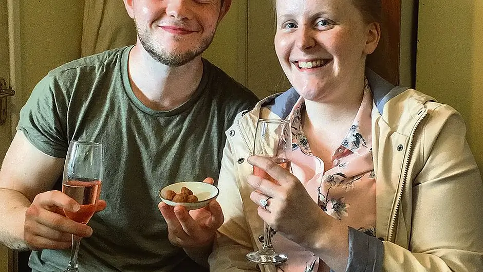 Fintan proves he's ‘sweet' on Clare with Clon proposal Image