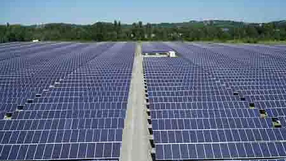 Two more solar farms get go-ahead Image