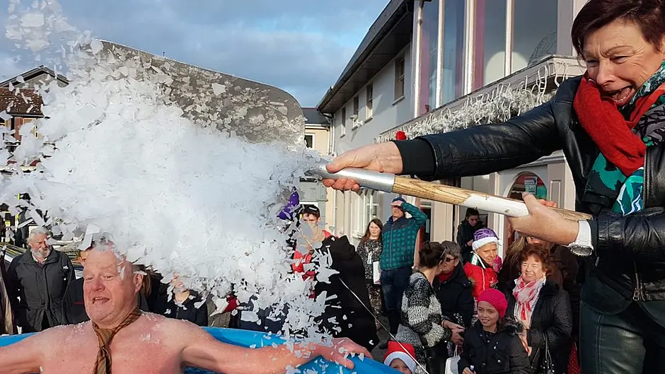 Ice bath challenge for charity at Skibbereen Farmers' Market on Saturday Image