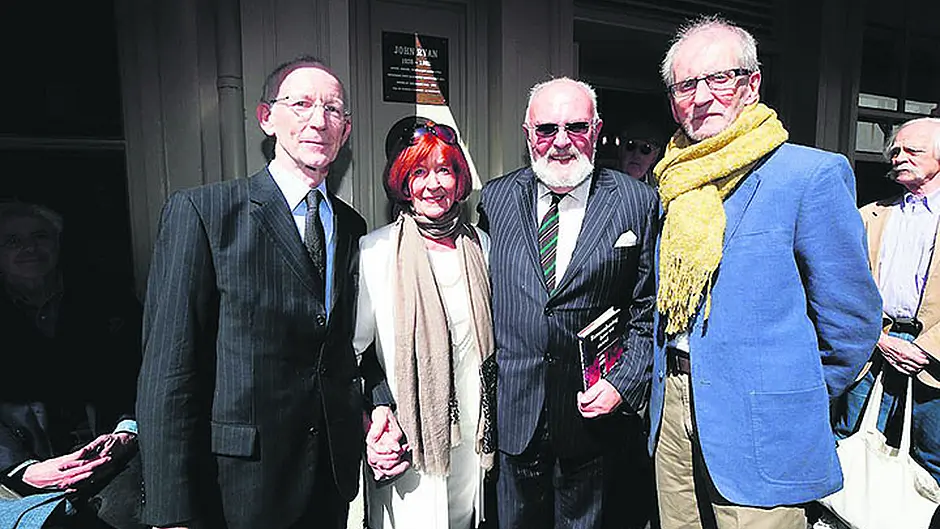 Ringabella lady at plaque unveiling to late husband Image
