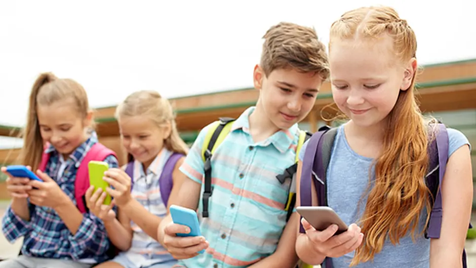 Not smart to give our kids free access to phones - Daly Image