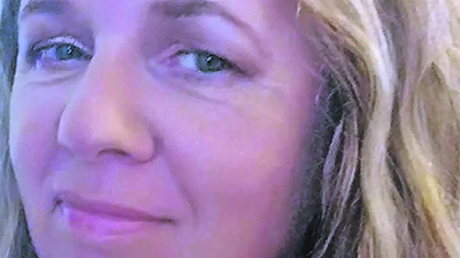 Family evacuated for second time as US fires threaten temporary home Image