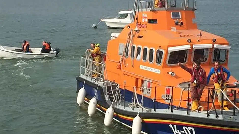 Two anglers rescued by Courtmac RNLI Image