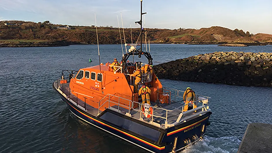 Baltimore RNLI called out to assist broken down trawler with five on board   Image