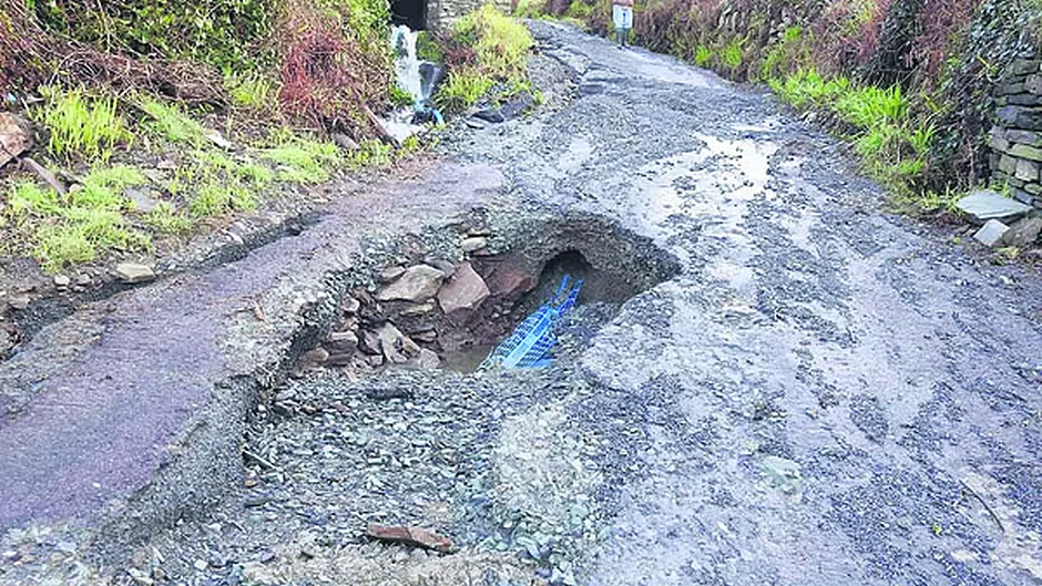 Delegation members see state of Cape roads Image