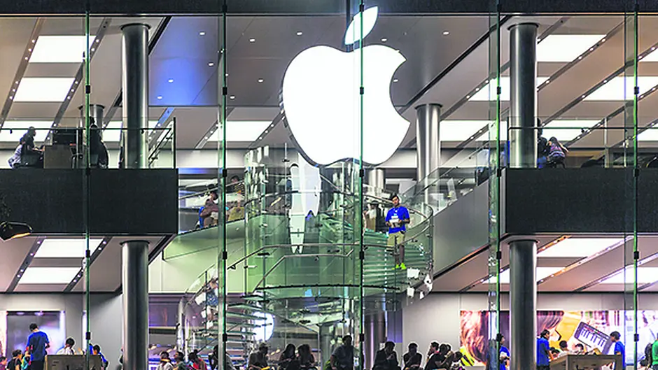 Judge tells defendant that dress code in Apple is not appropriate for court Image