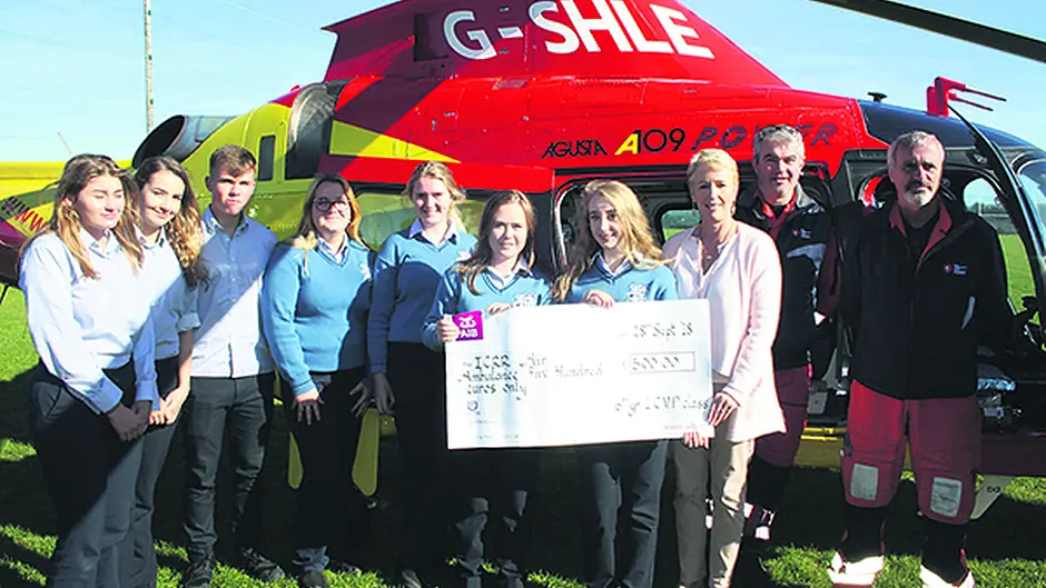 Air ambulance makes visit to  Coláiste Pobail Bheanntraí Image