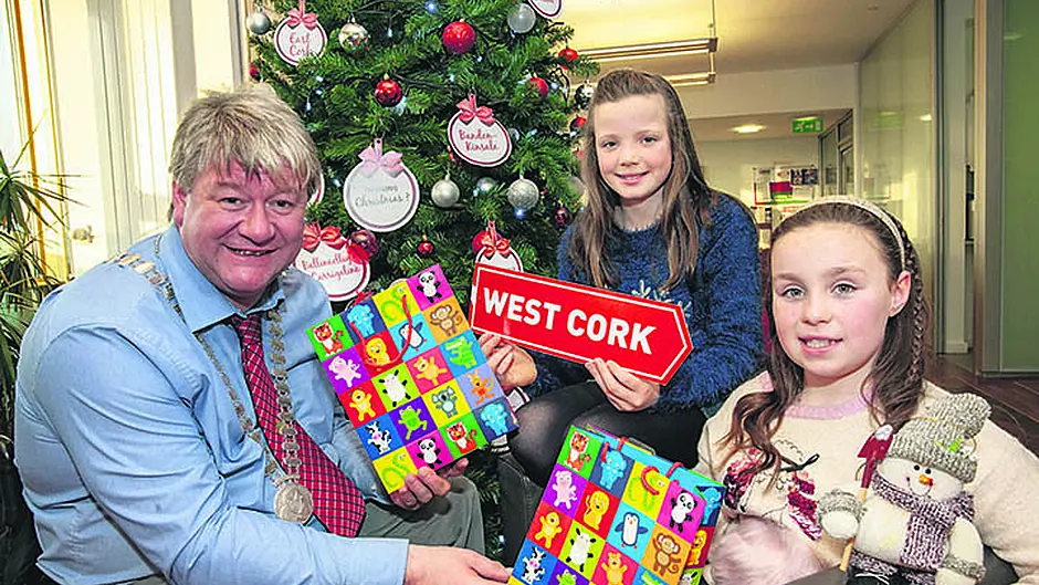 Mayor urges you to shop local this year Image