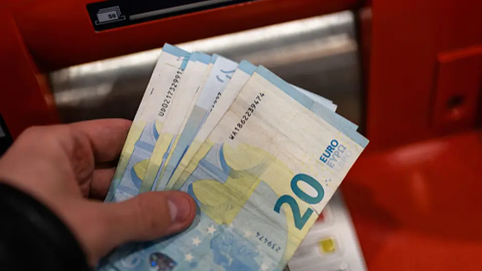 Man took money left behind at ATM bank in Clonakilty Image