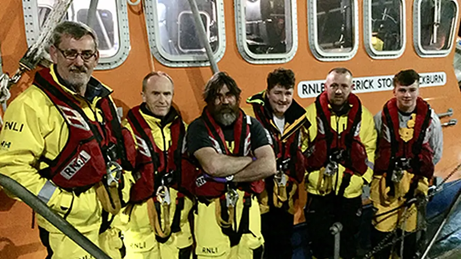 Courtmacsherry lifeboat tows drifting yacht to Kinsale Image