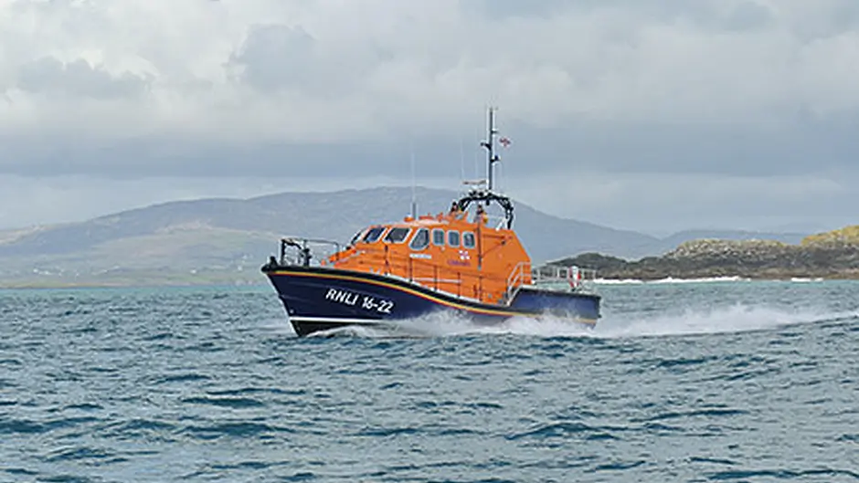 Baltimore RNLI carries out a medical evacuation from Cape Clear Island Image