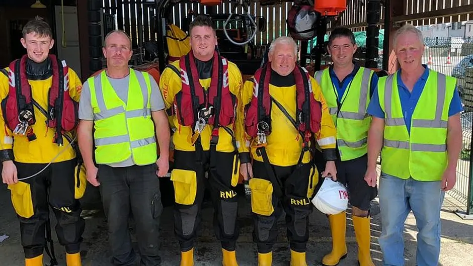 Swimmer swept from Owenahincha to Rosscarbery by today's strong currents Image