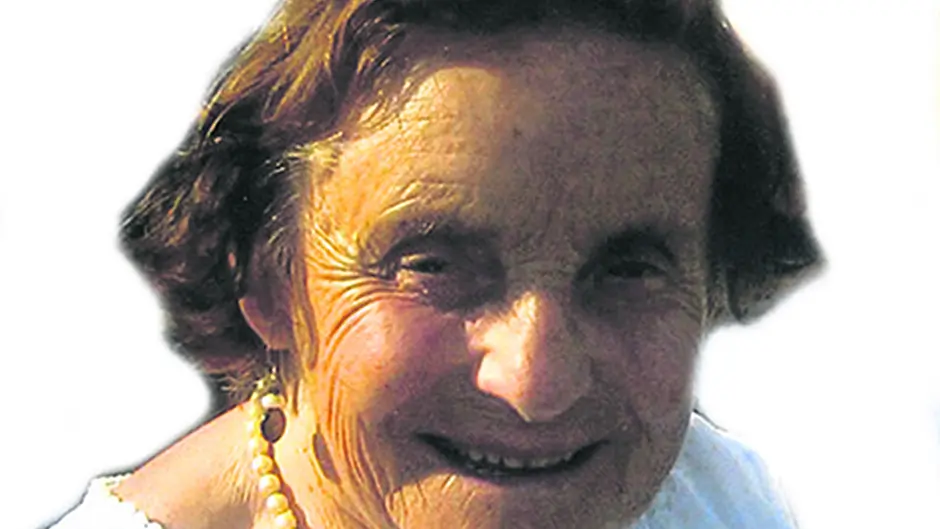 Sheila's anniversary notice captures readers' hearts Image
