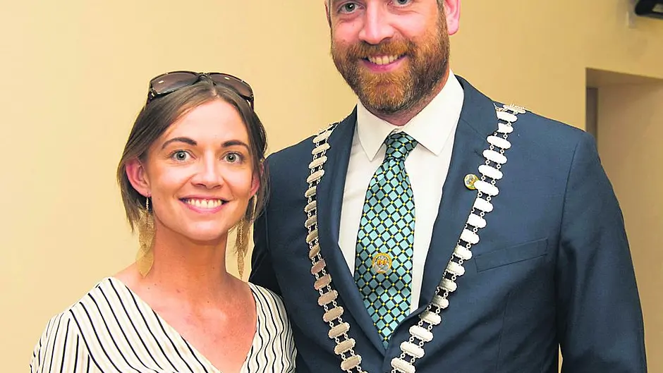 Courtmac sows seeds for Chris and Holly's romance Image