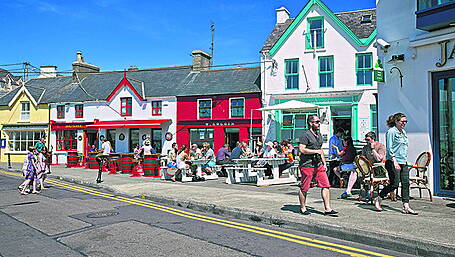 Call for strict policy on street furniture outside businesses Image