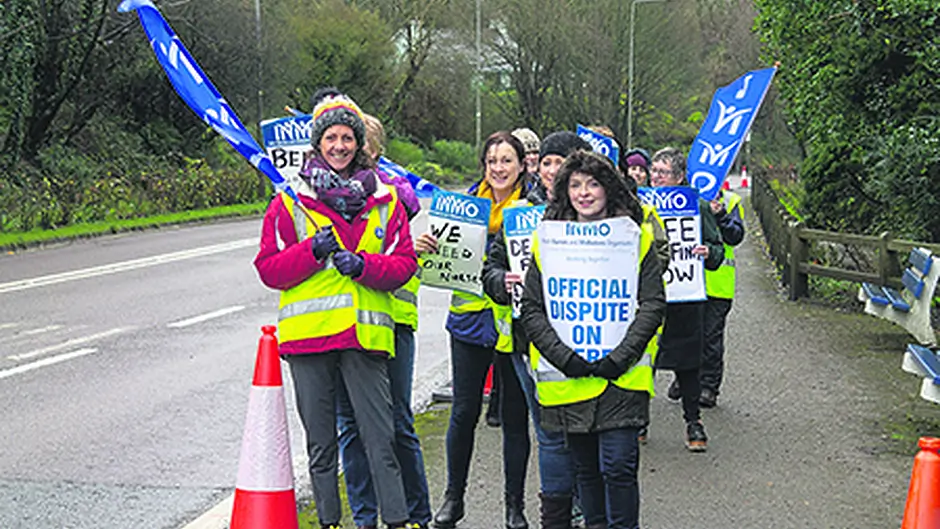 Public offers huge support for nurses on strike as local GPs take protest to Dublin Image