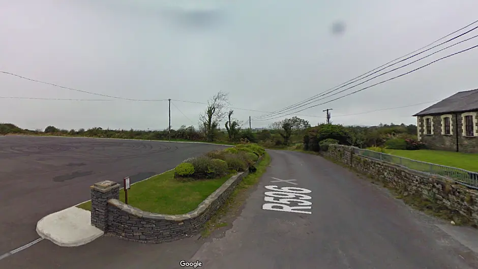 Pedestrian hit by car outside Castletownshend National School Image