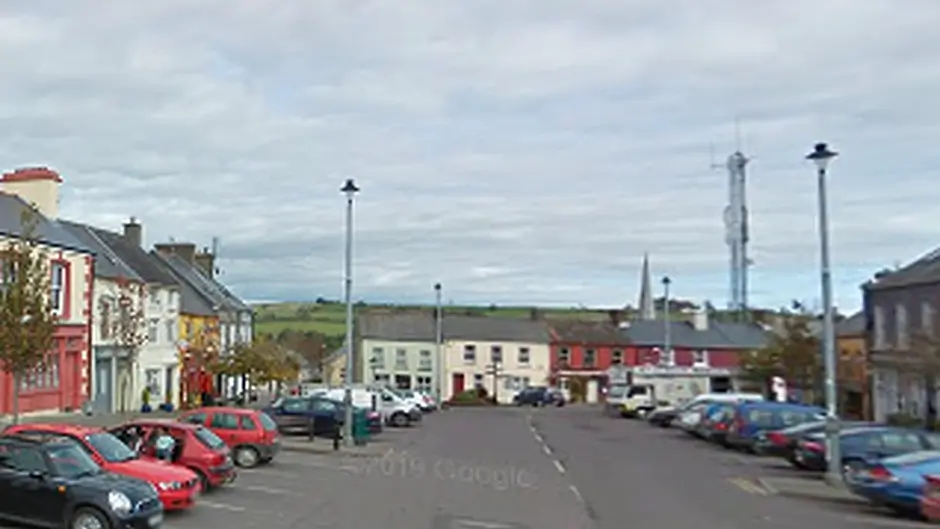 West Cork shop held up by man brandishing knife Image