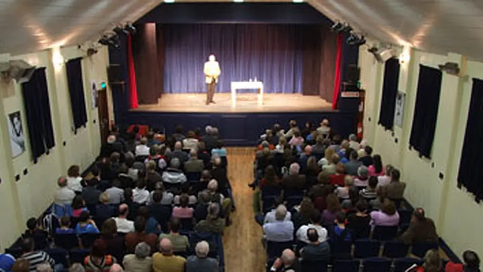 Curtin goes up on one act festival in Rossmore Image
