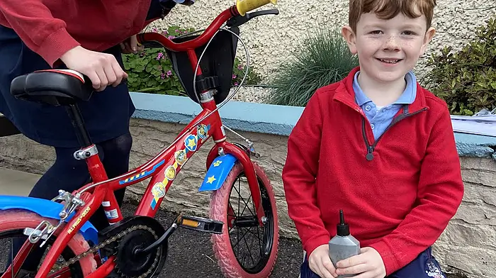 Pupils at Dreeny National School had an amazing day on May 9th with Cycle Sense when they took part in their bike repair workshop. All the participants including  John O’Sullivan (right) and Emma McCarthy (left) learned valuable skills such as how to fix a tyre, change a tube or chain and re-wire brakes.