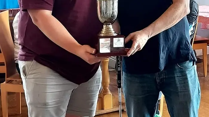 John Daly receiving the president’s prize from Francis O’Donnell at the award ceremony held at Bantry Bay Golf Club.