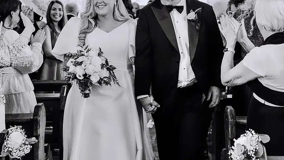 VM news correspondent Zara King gets married in West Cork Image